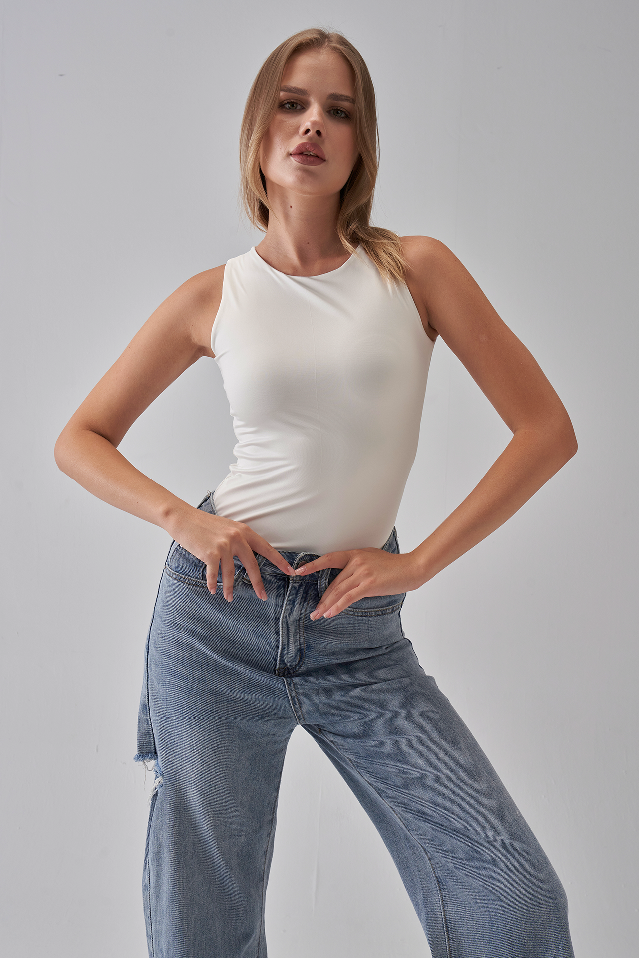 Round-Neck Tank-Top - OffWhite