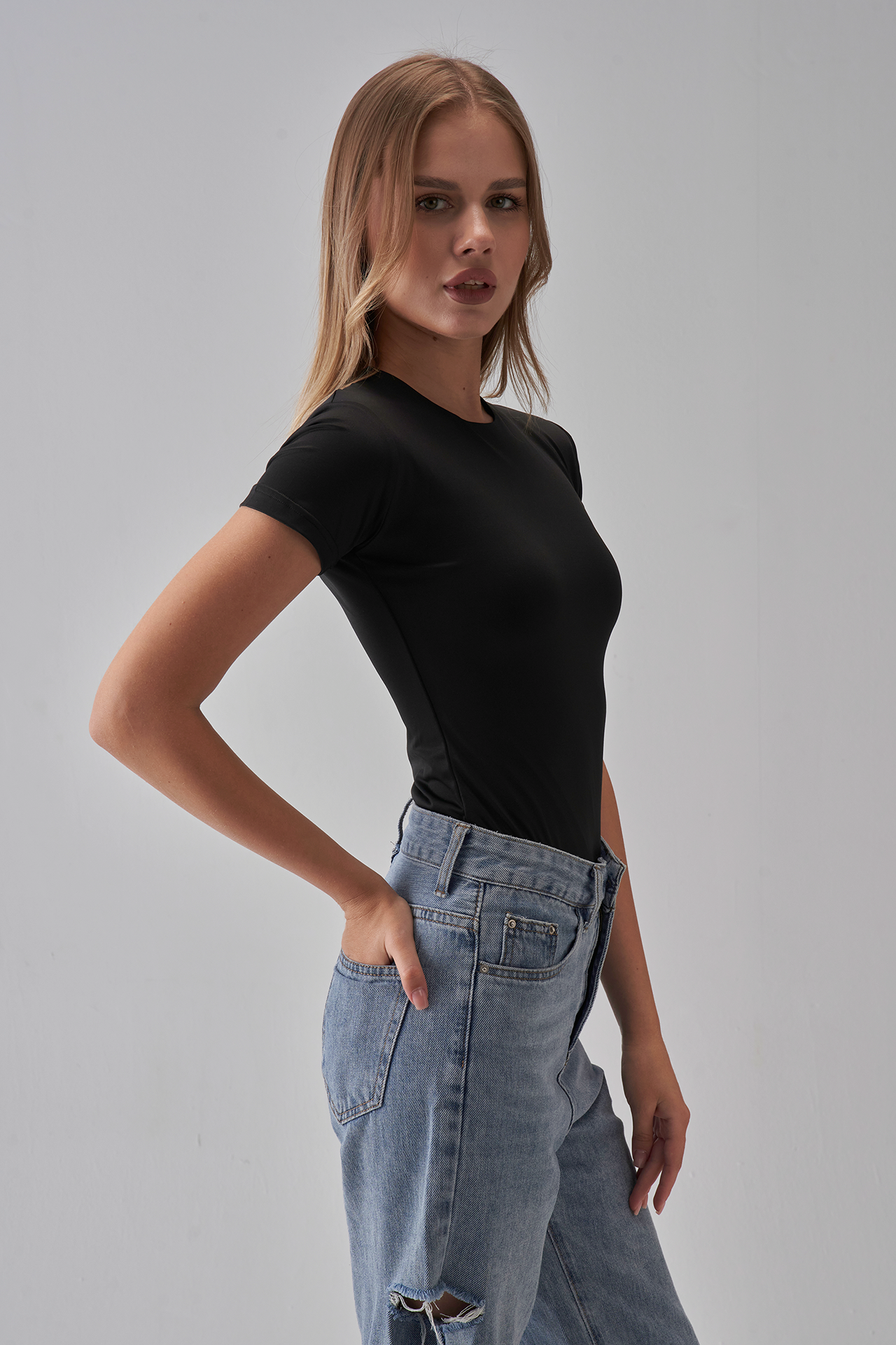 Round Neck Short Sleeve Top - Black